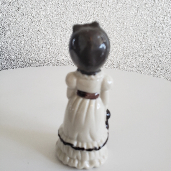 Vintage Porcelain Girl In Bonnet W/Parasol Detailed Figurine - Picture 5 of 13